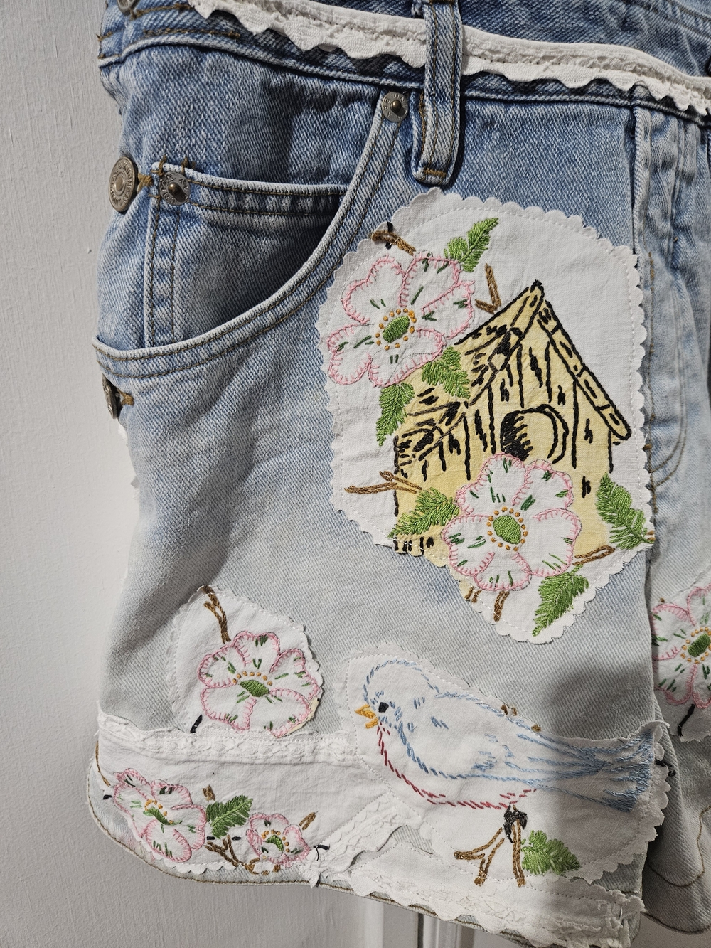 UNIONBAY Distressed Blue Denim Women’s Short Overalls with Embroidered Birds - Picture 7 of 15